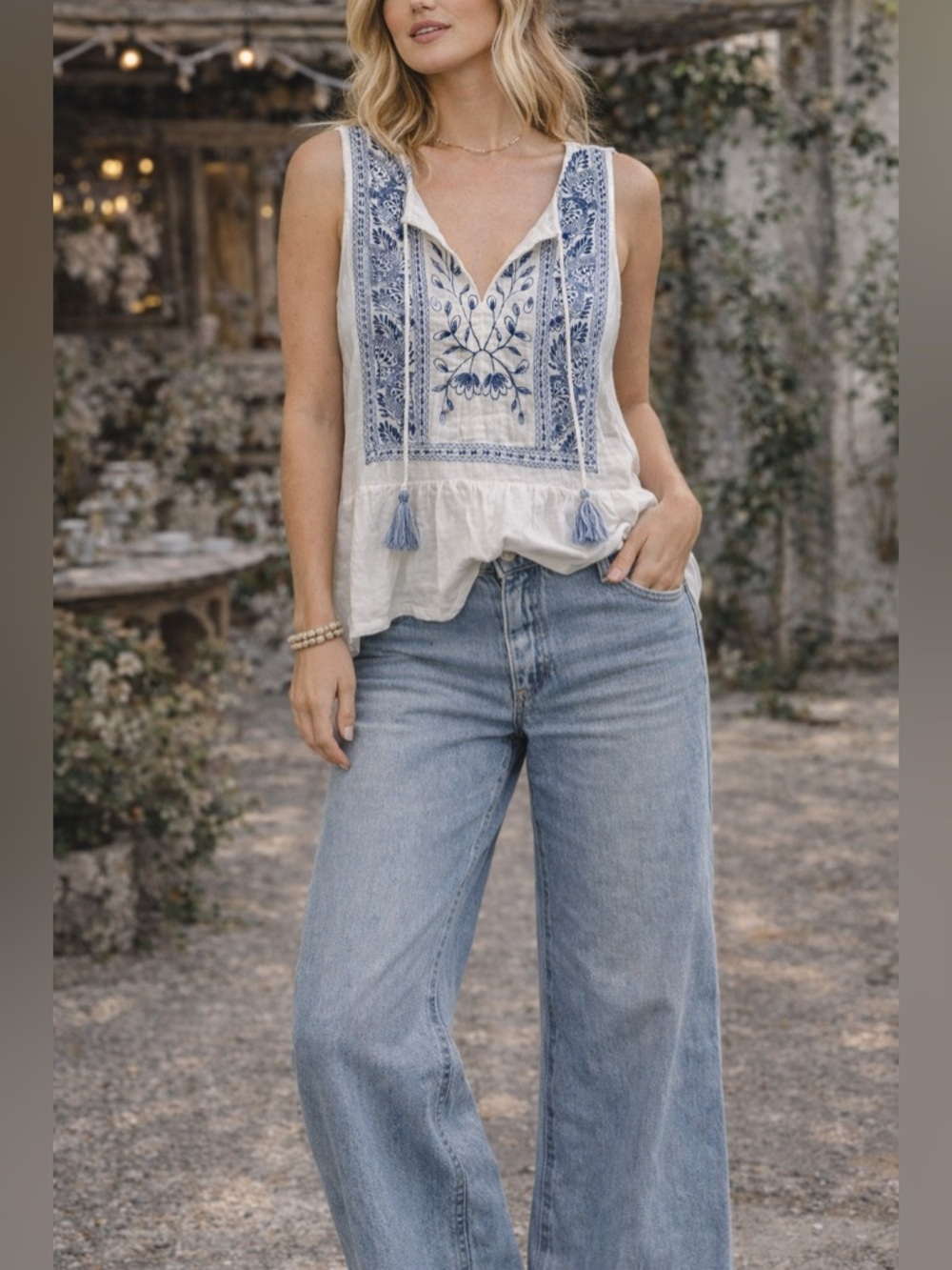 Lucky Brand White Sleeveless Embroidered Tank with Blue Tassels Womens X-Small